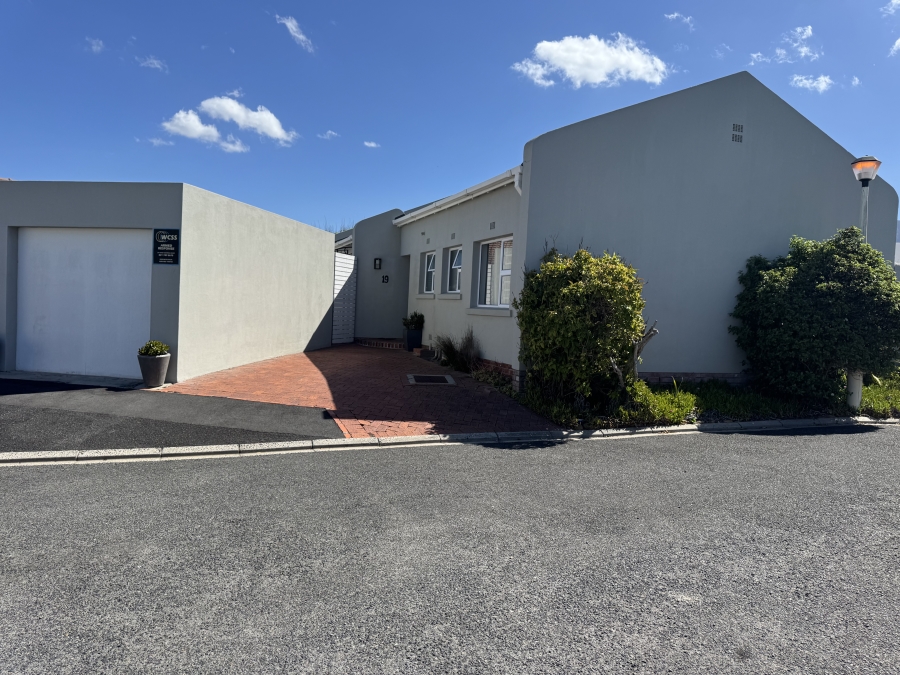 To Let 3 Bedroom Property for Rent in Tokai Western Cape